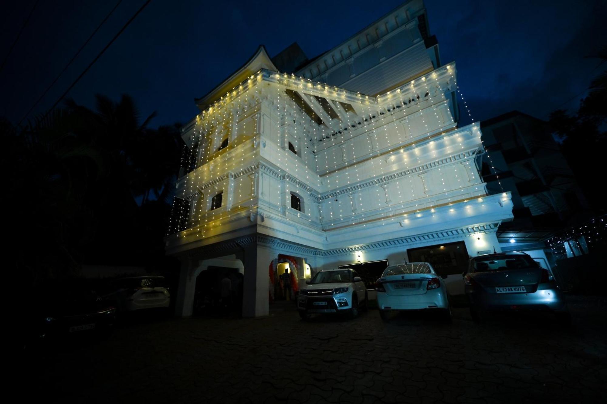 Hotel Sky Park Mattanur ภายนอก รูปภาพ